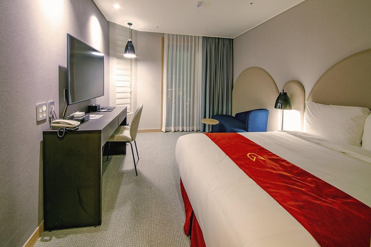 Golden Tulip Essential Namgang Hotel Jinju Ngoại thất bức ảnh