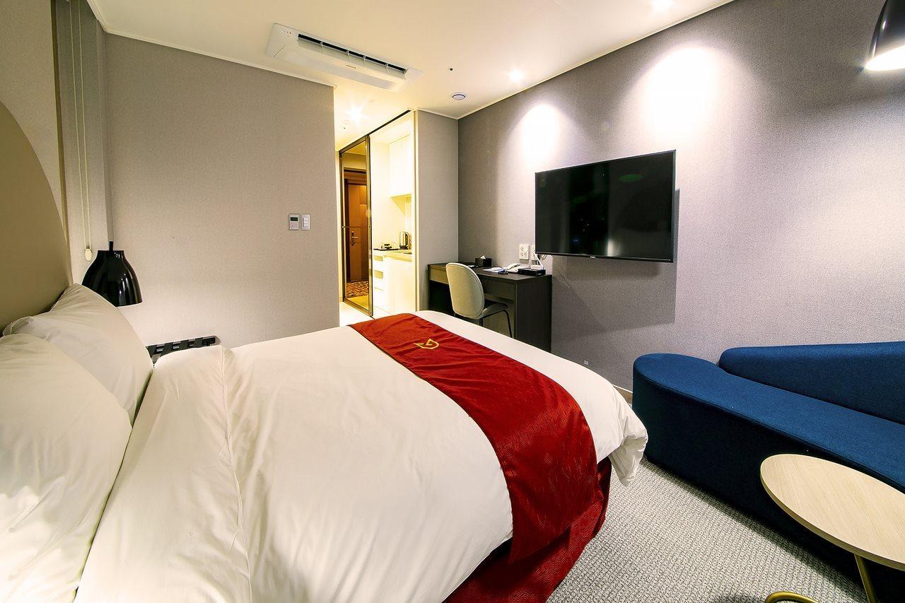 Golden Tulip Essential Namgang Hotel Jinju Ngoại thất bức ảnh