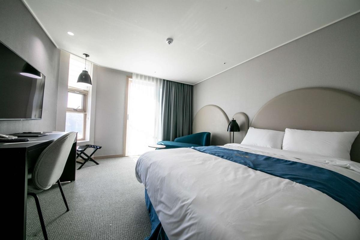 Golden Tulip Essential Namgang Hotel Jinju Ngoại thất bức ảnh