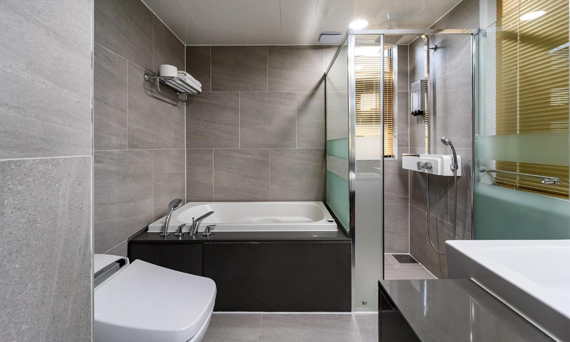 Golden Tulip Essential Namgang Hotel Jinju Ngoại thất bức ảnh