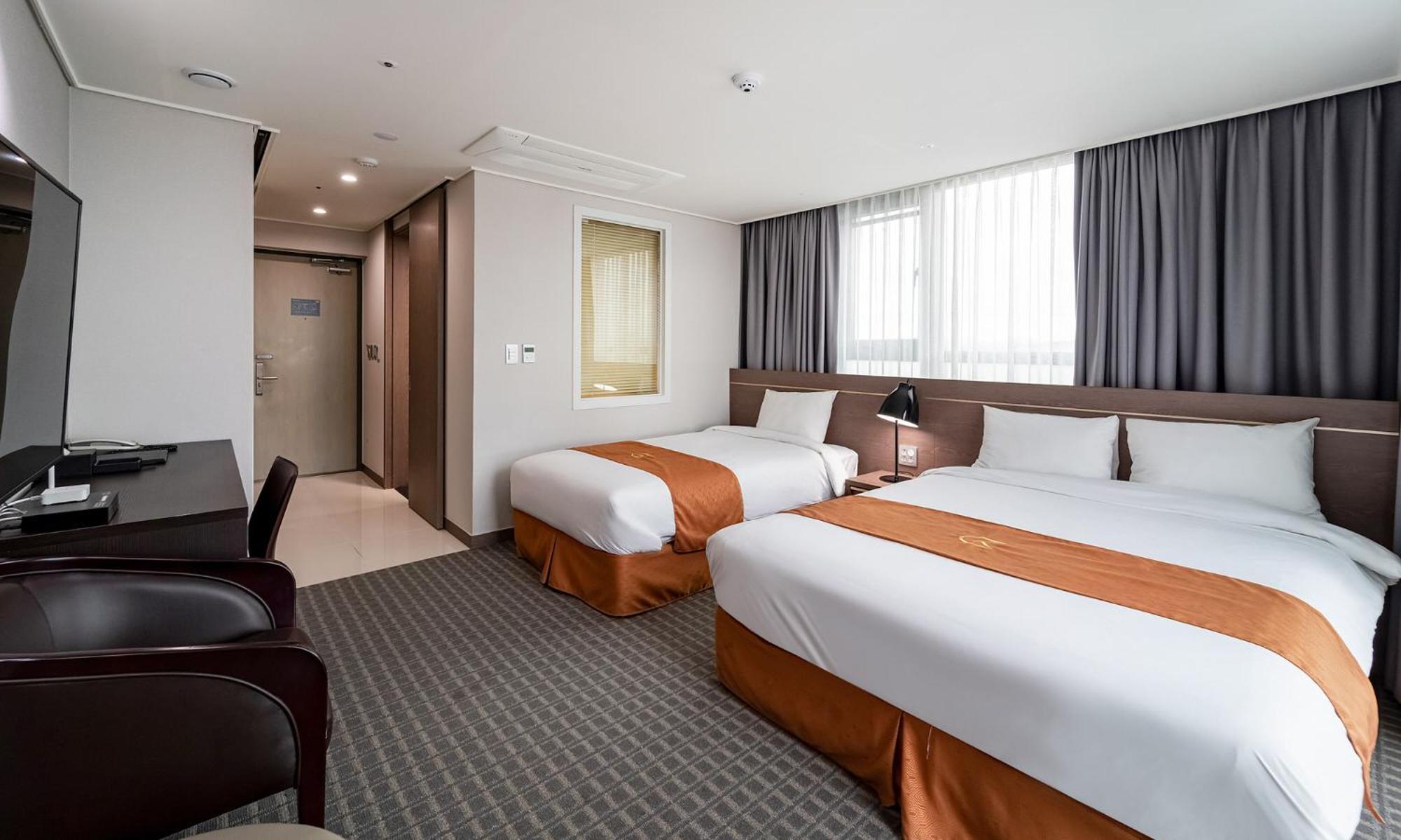 Golden Tulip Essential Namgang Hotel Jinju Ngoại thất bức ảnh