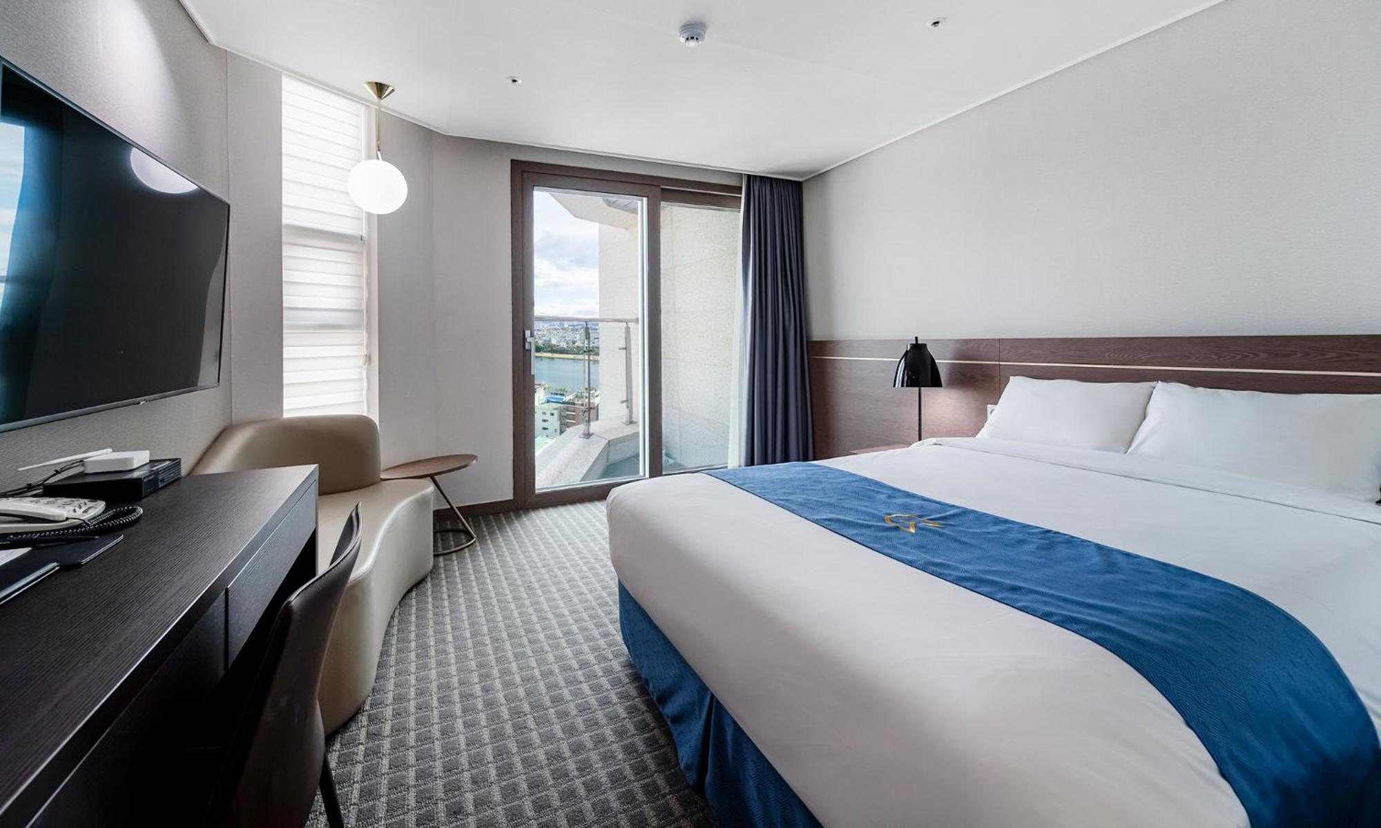 Golden Tulip Essential Namgang Hotel Jinju Ngoại thất bức ảnh